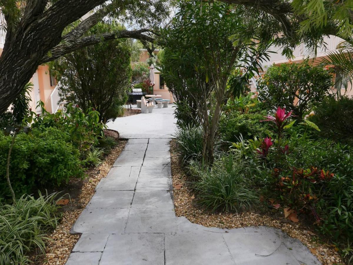Cozy Beach Getaway Apartment Cape Canaveral Luaran gambar